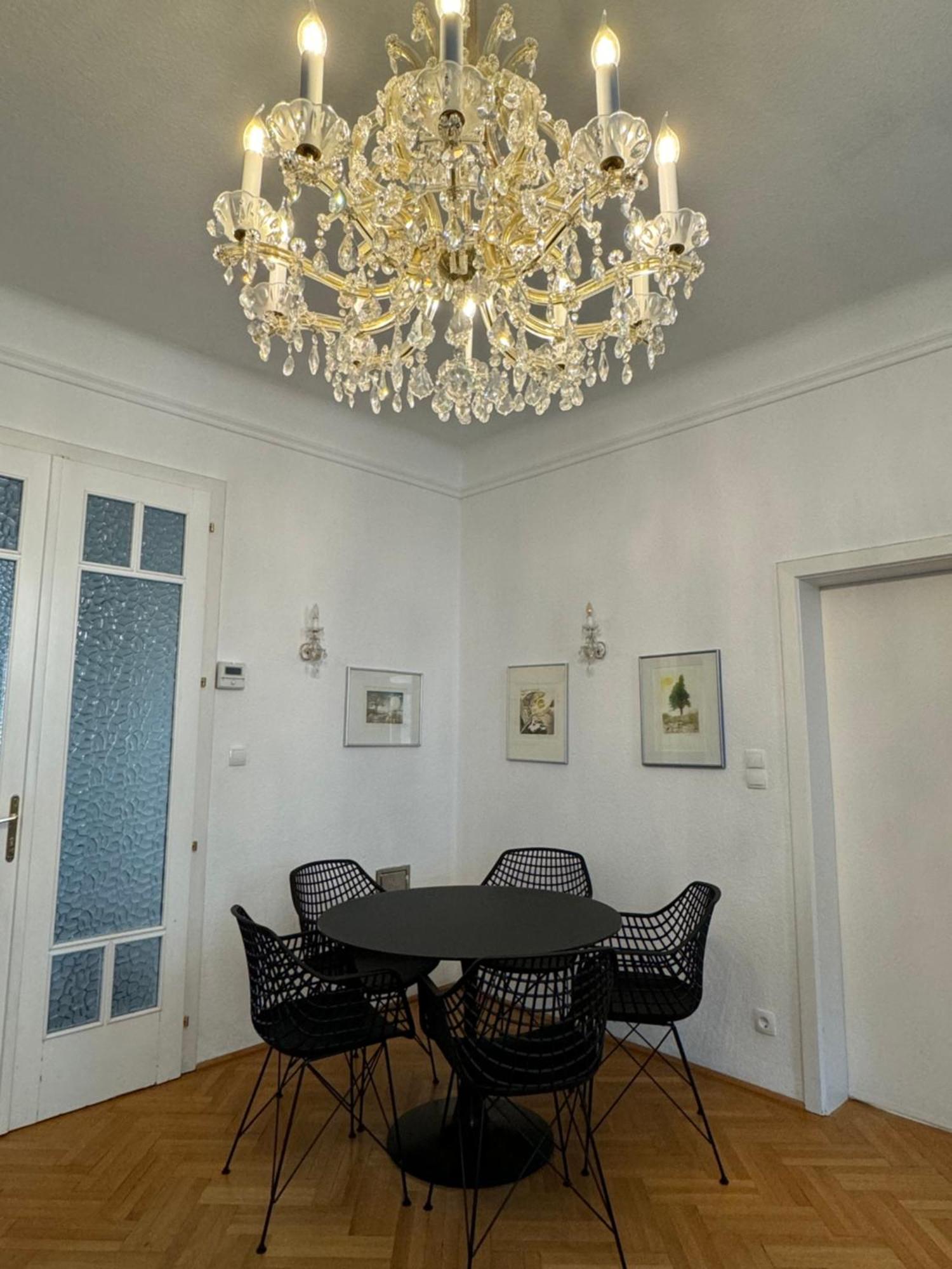 Atelier Lomani Apartment Wina Bagian luar foto