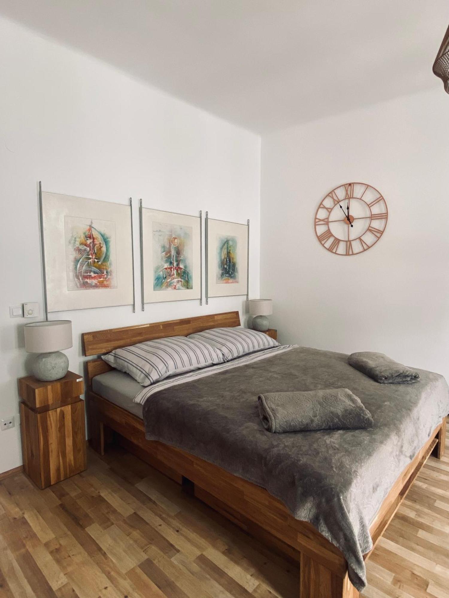 Atelier Lomani Apartment Wina Bagian luar foto